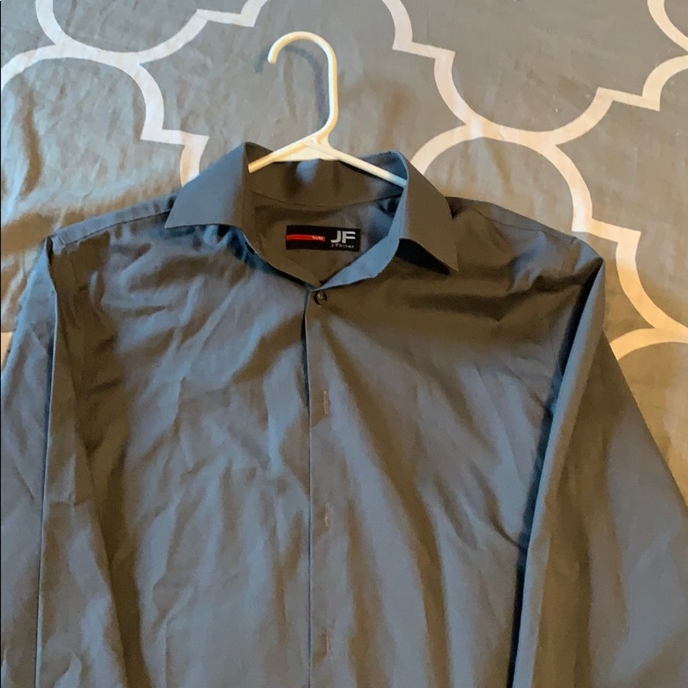 Boys size 14-14 1/2 (33-33) Slim fit dress shirt